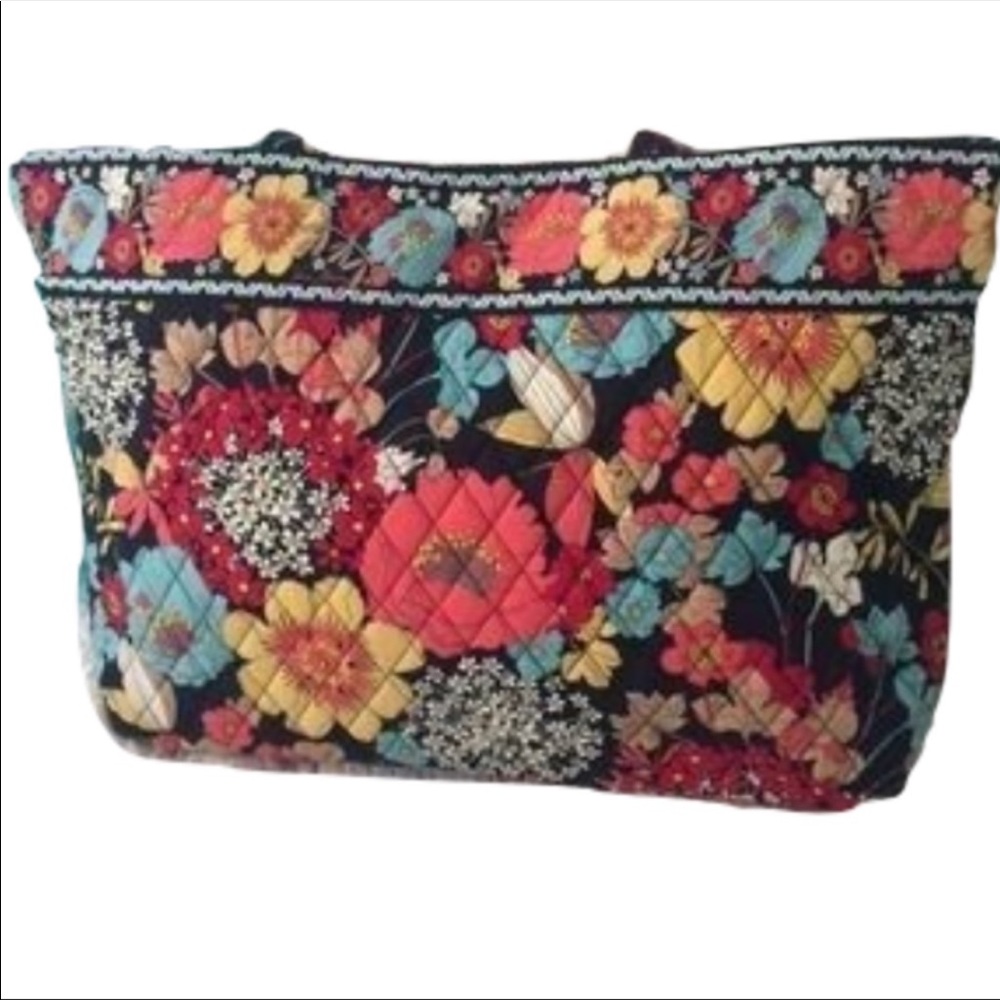 New Vera Bradley East West Tote in Happy Snails